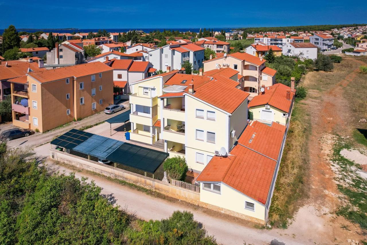 Apartman Dino Fazana Luaran gambar